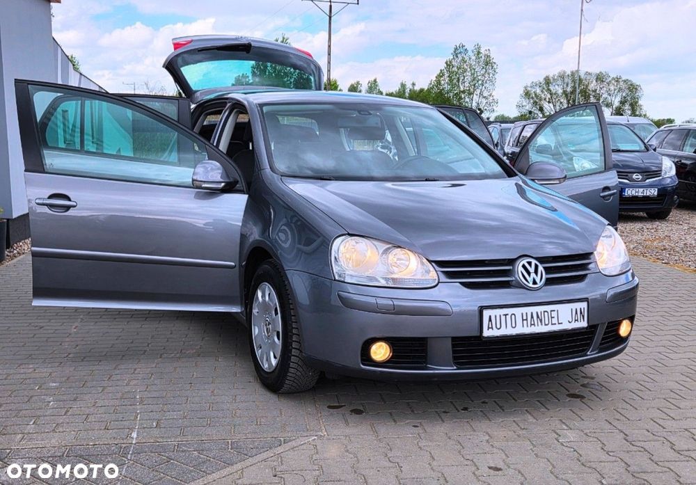 Volkswagen Golf - 22