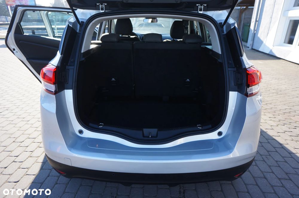 Renault Scenic - 17