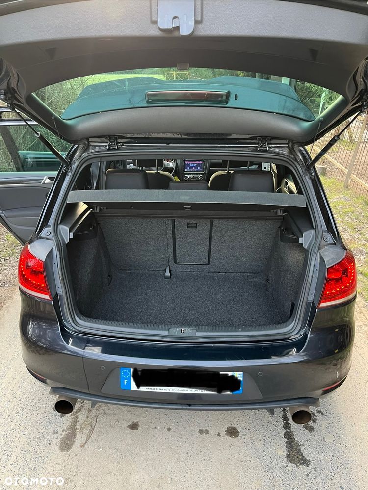 Volkswagen Golf - 23