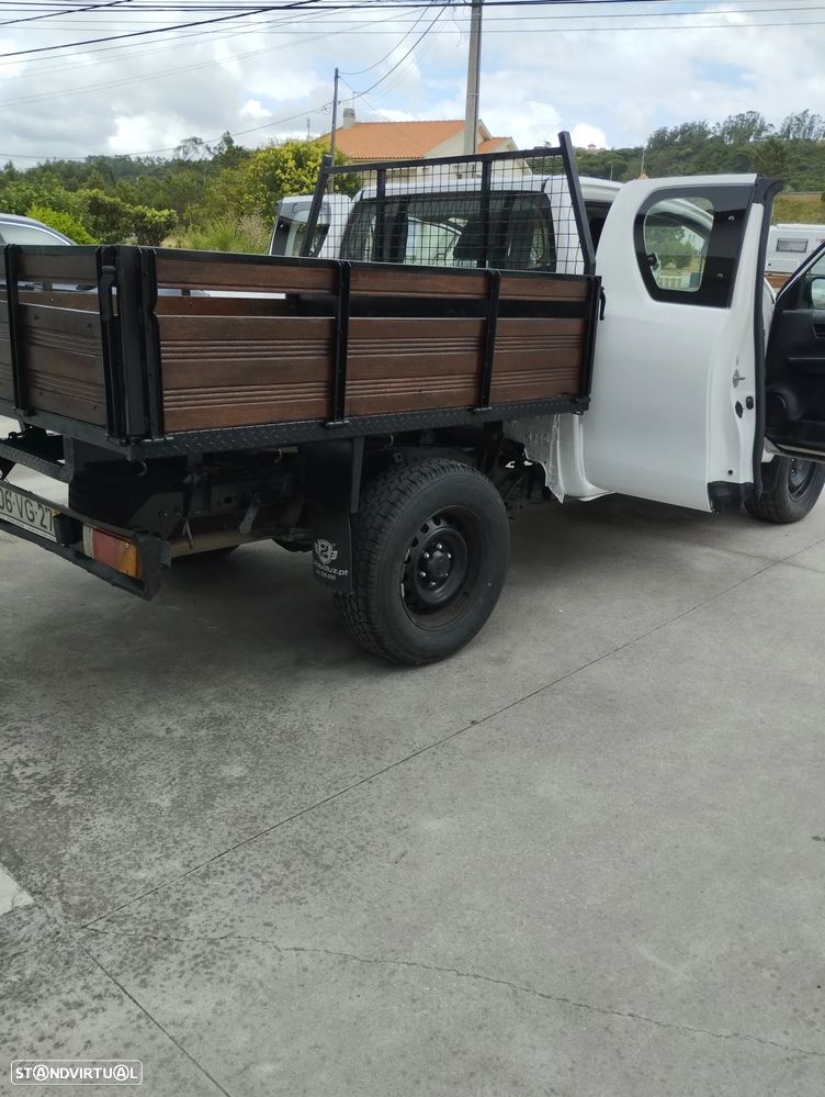 Toyota Hilux 2.4 D-4D 4WD CD CM - 15