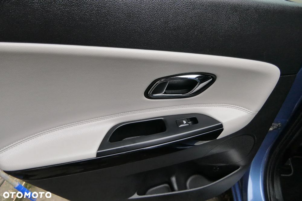 Kia Ceed 1.6 GDI Dream-Team Edition - 25