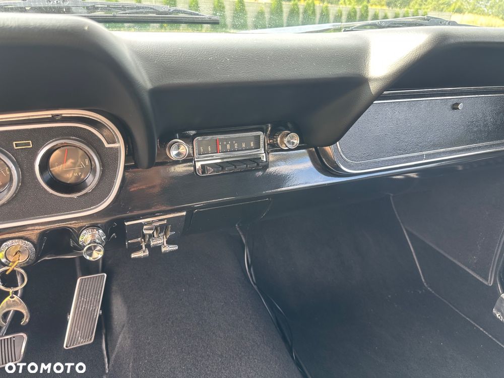Ford Mustang - 26