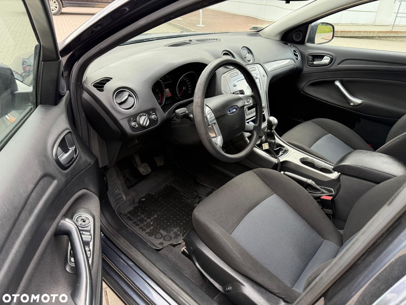 Ford Mondeo 2.0 Ambiente - 6