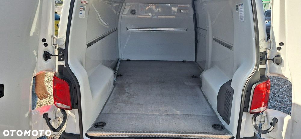 Volkswagen Transporter - 16
