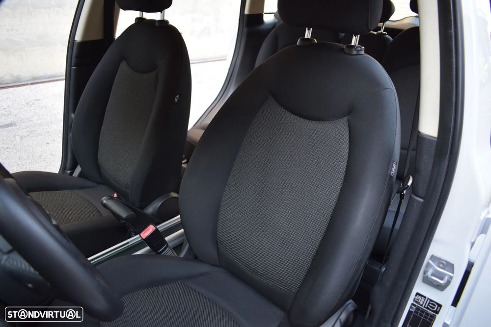 MINI Countryman One D - 19