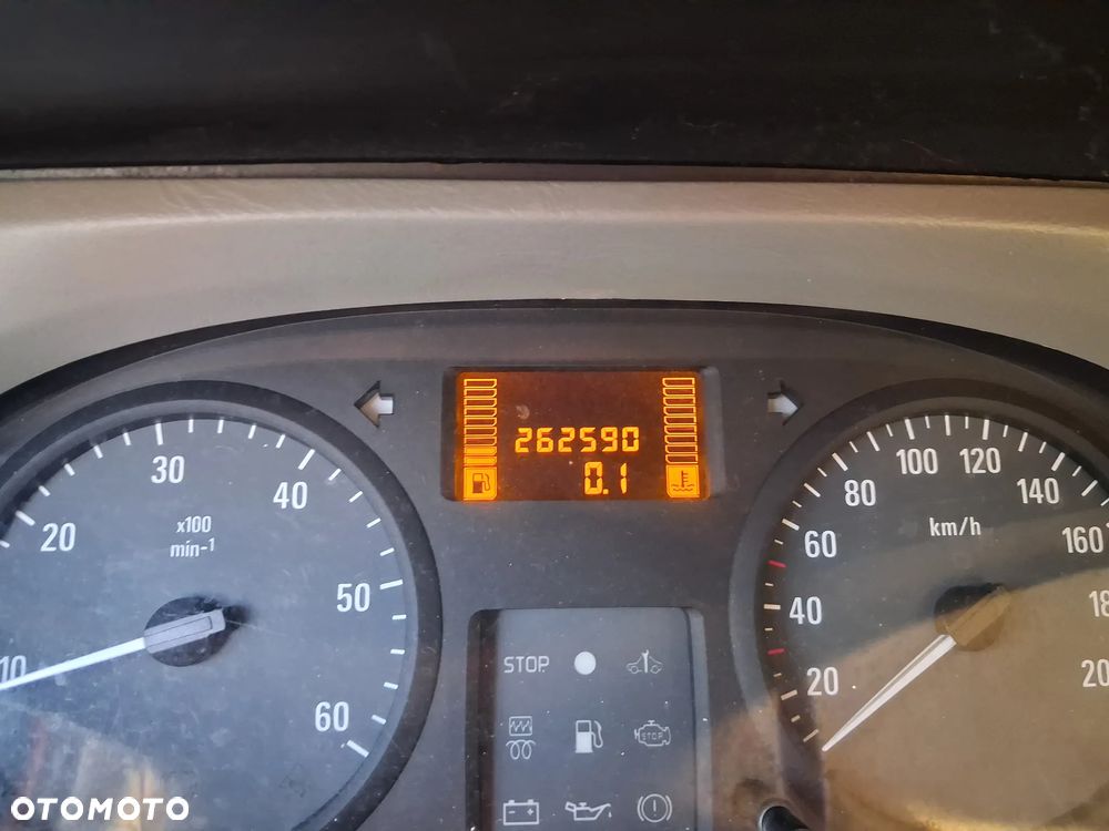 Opel Vivaro - 16