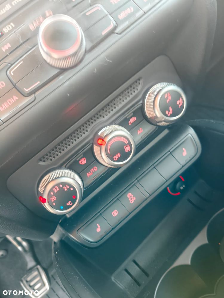 Audi A1 3-drzwiowe 1.6 TDI S line edition - 11