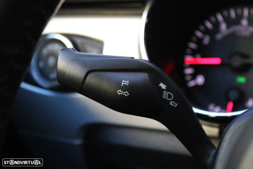 Ford Mustang Cabrio 2.3 Eco Boost - 36