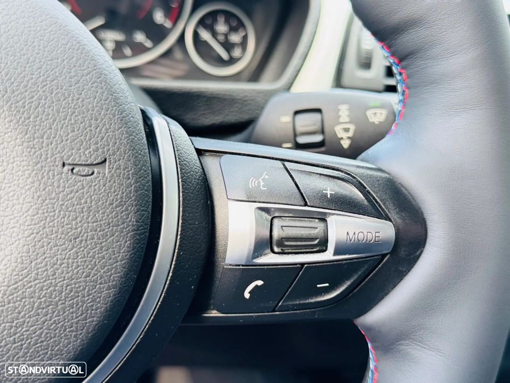 BMW 318 d Sport Line - 22