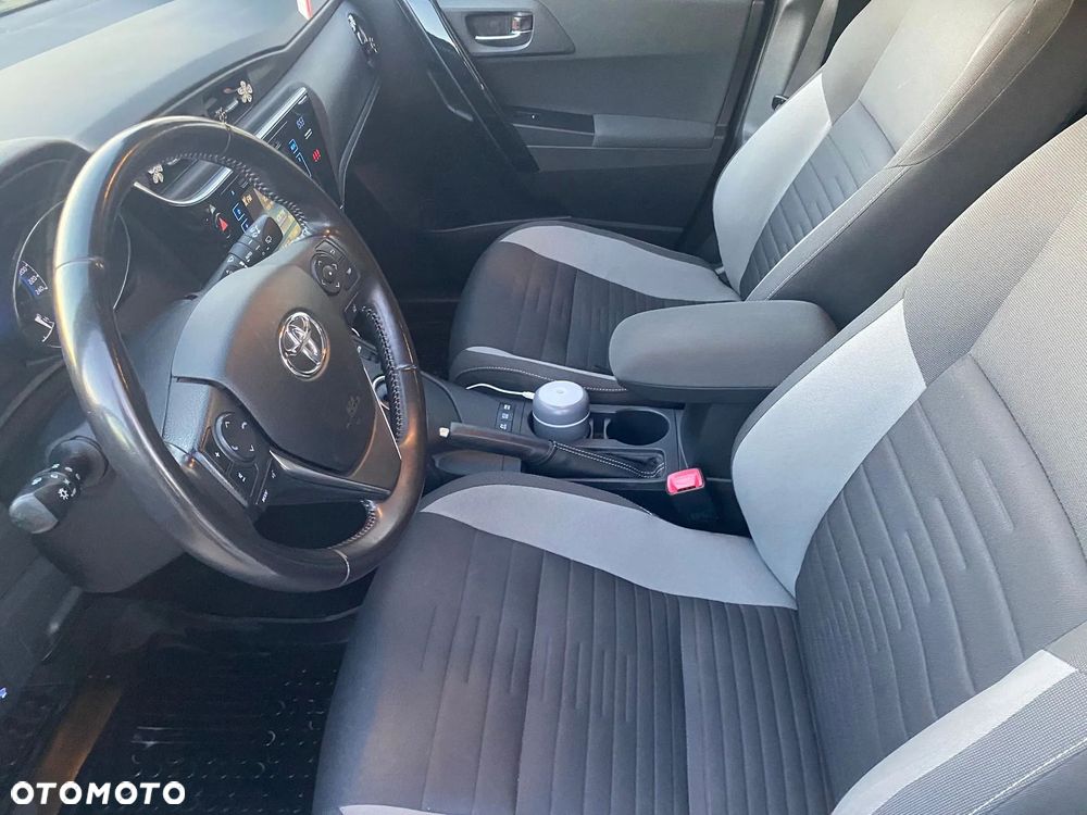 Toyota Auris - 13