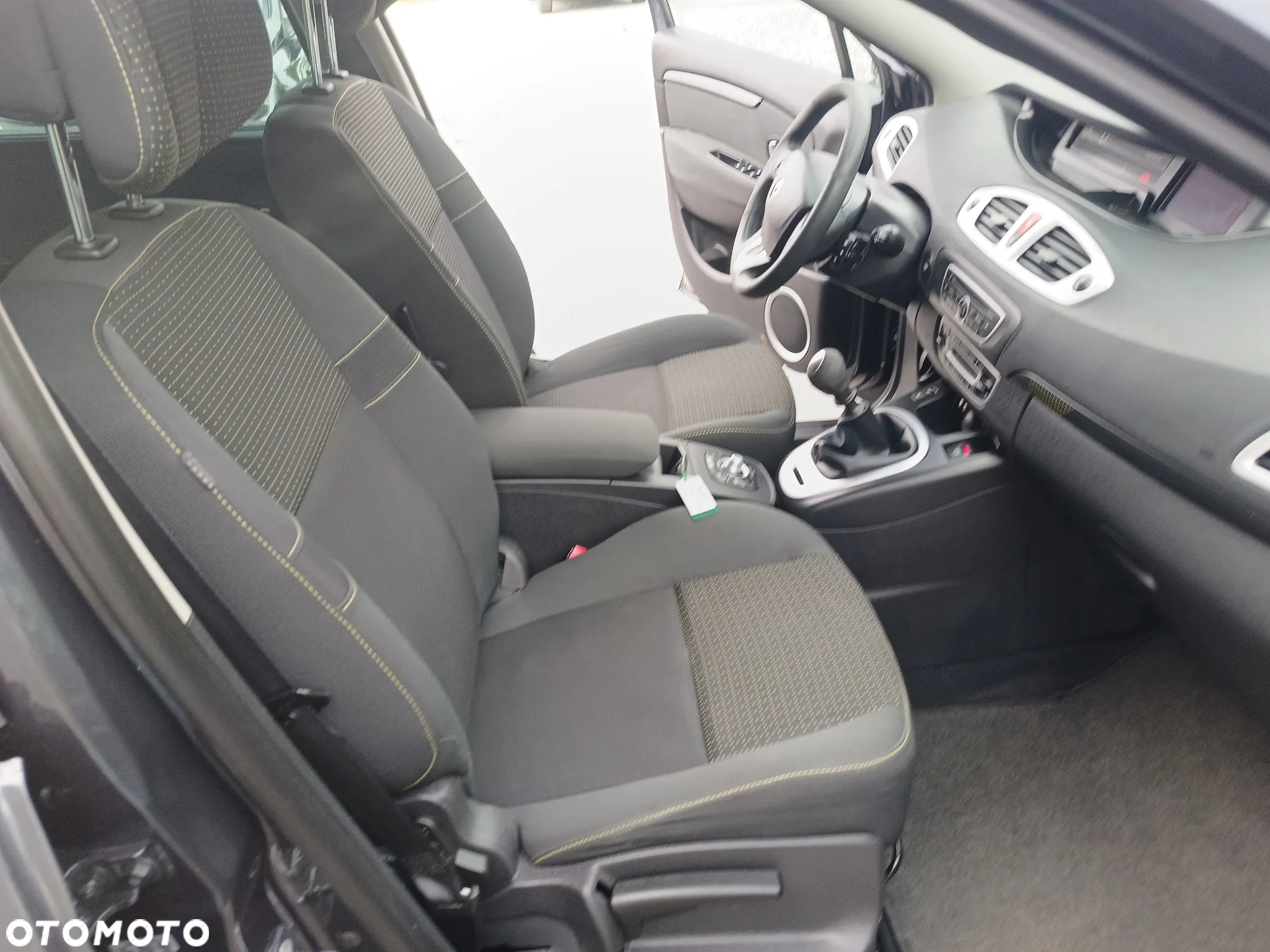 Renault Scenic 1.4 16V TCE Expression - 17