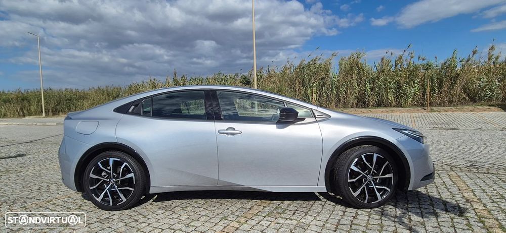 Toyota Prius 2.0 Plug-in Luxury - 6