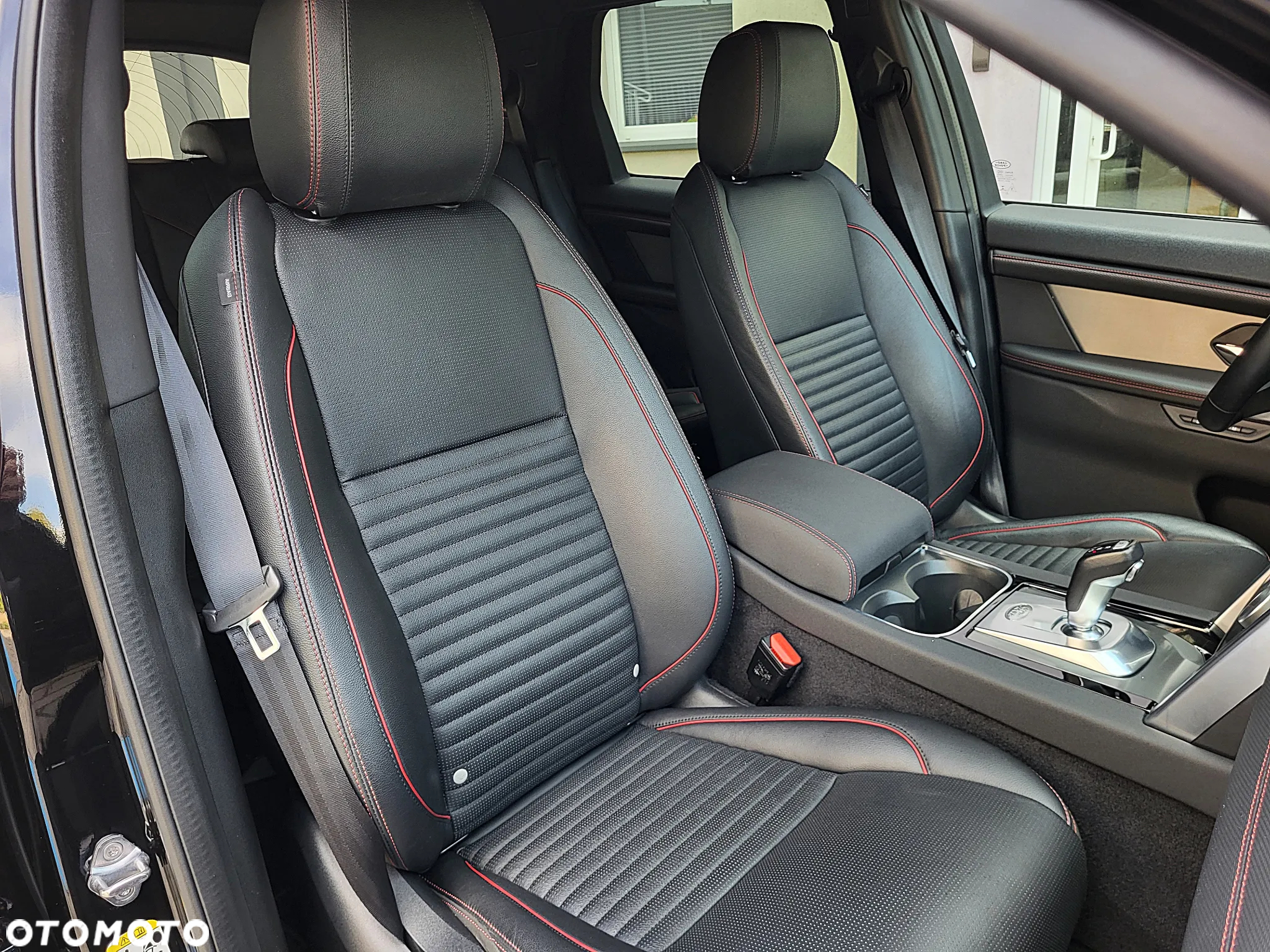 Land Rover Discovery Sport P200 R-Dynamic S - 27