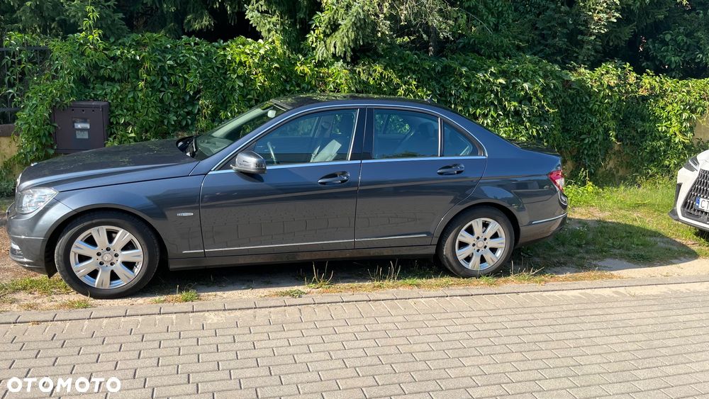 Mercedes-Benz Klasa C 180 K BlueEff Elegance - 3