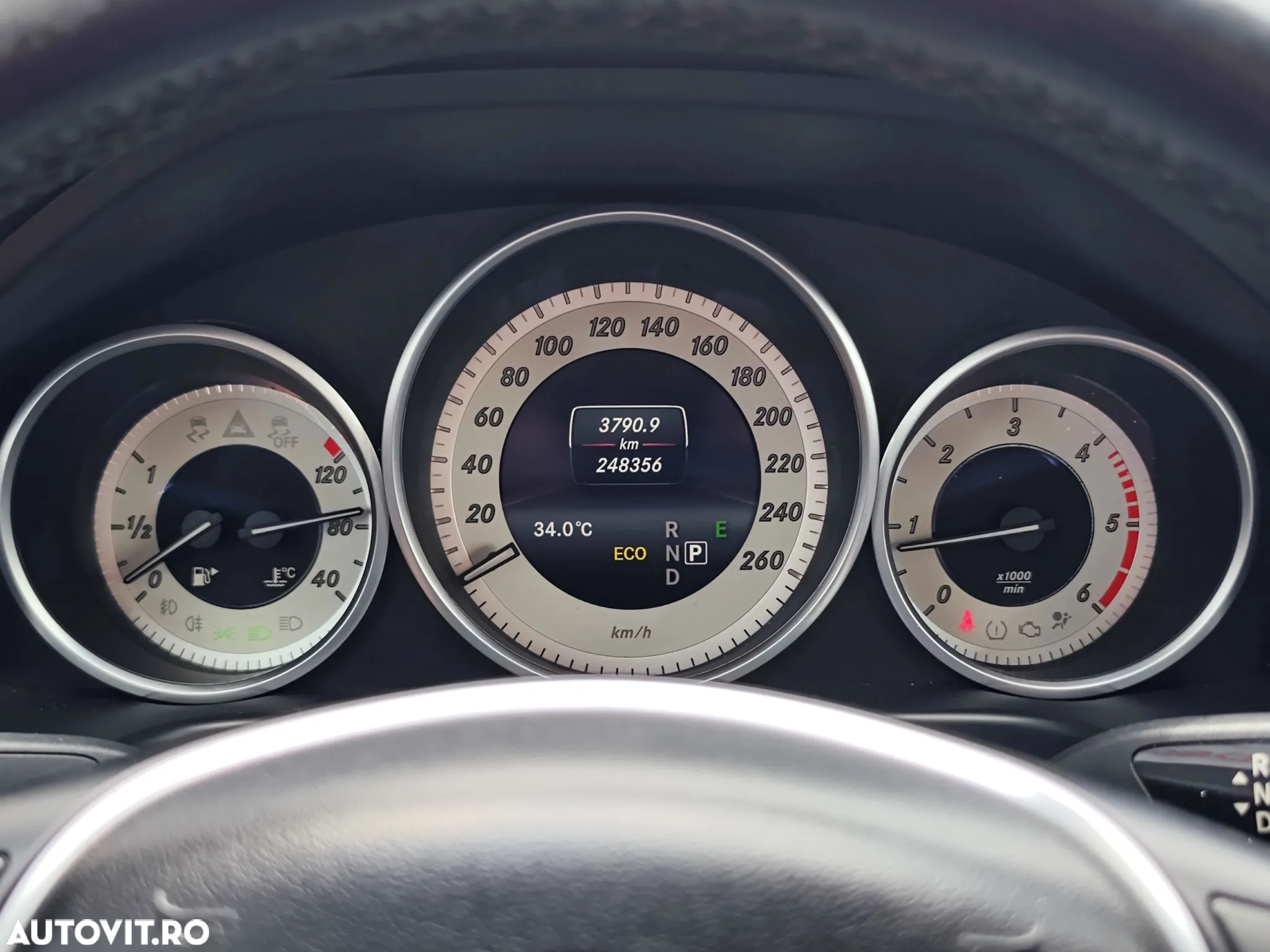 Mercedes-Benz E 220 BlueTEC 9G-TRONIC Avantgarde - 22