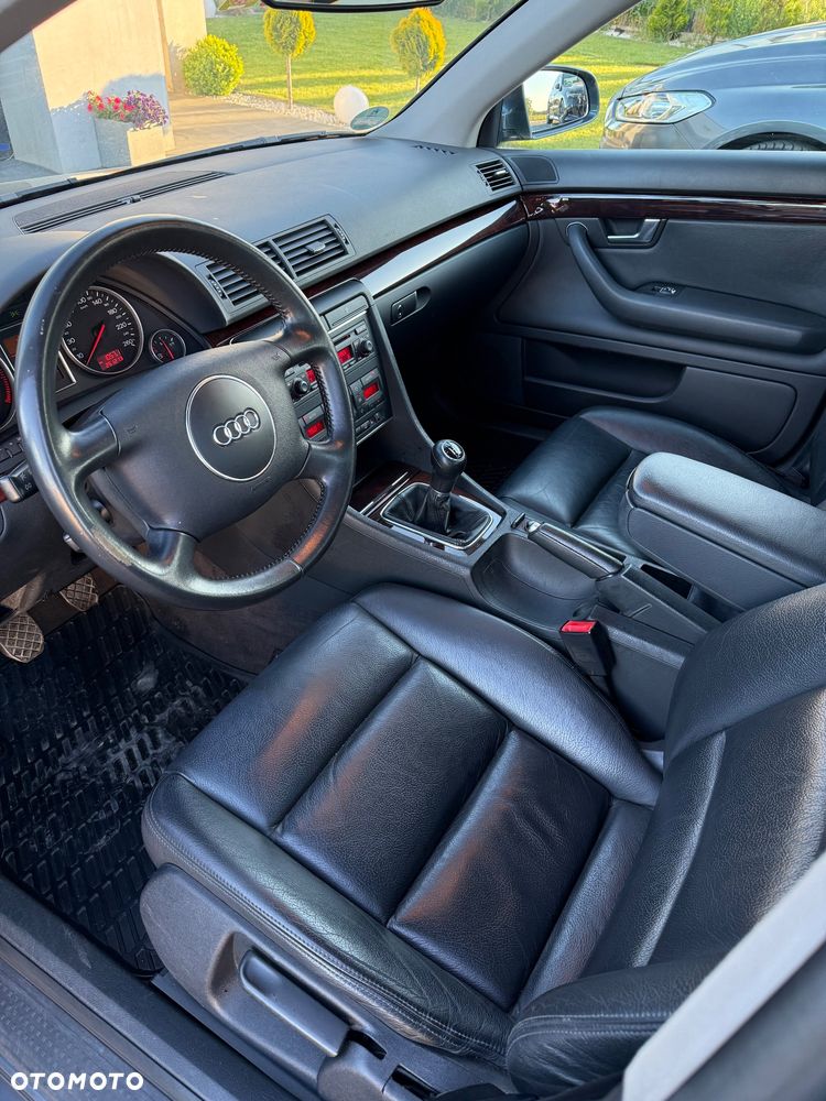Audi A4 Limousine - 17