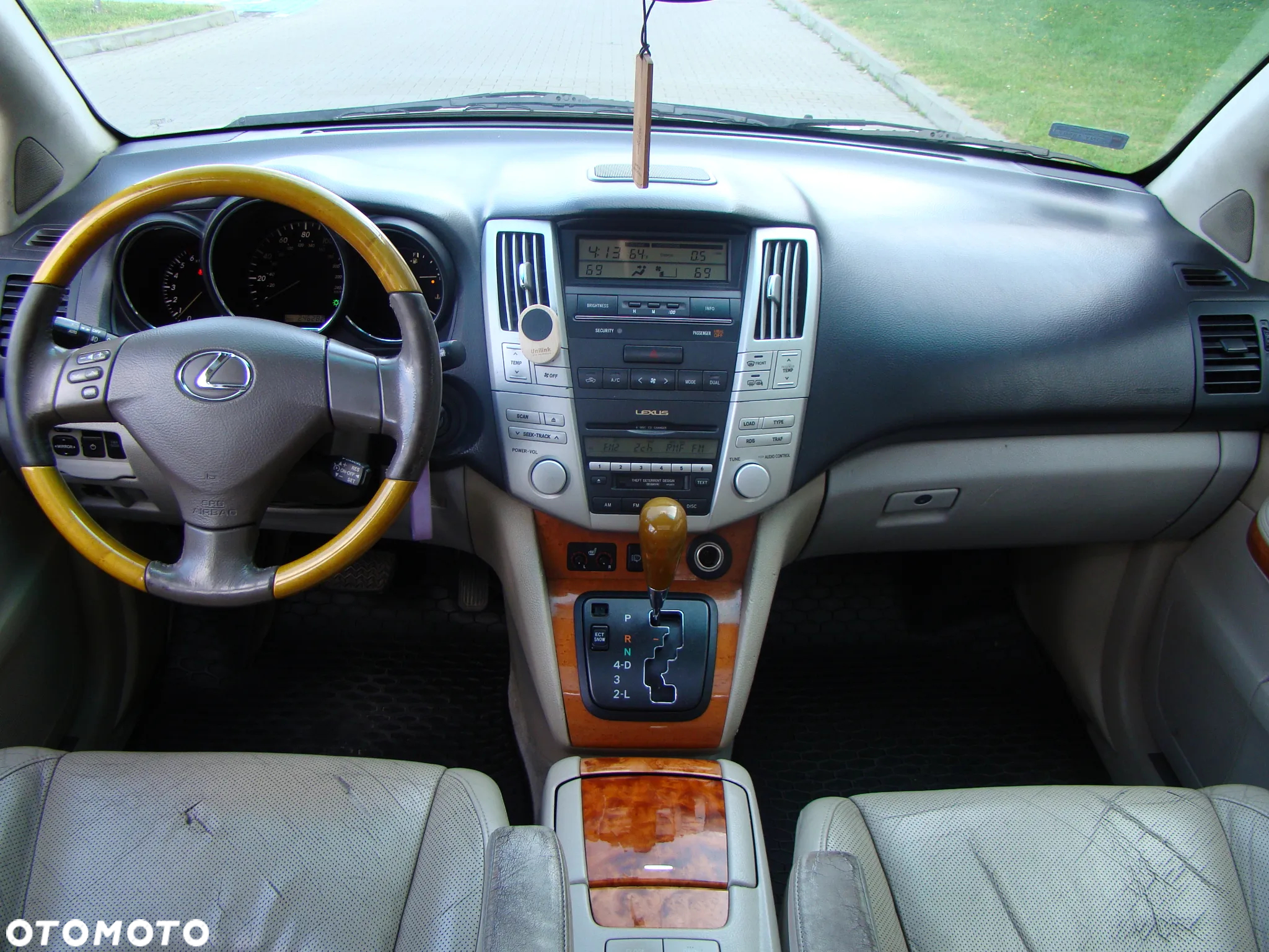 Lexus RX 330 - 12