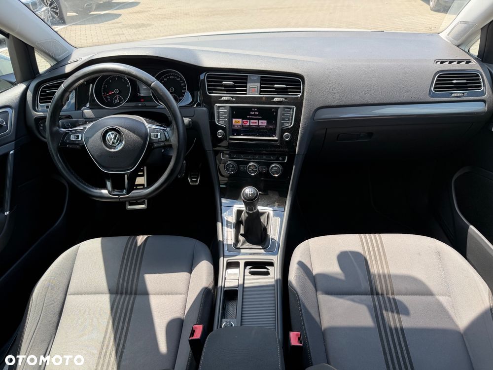 Volkswagen Golf - 21