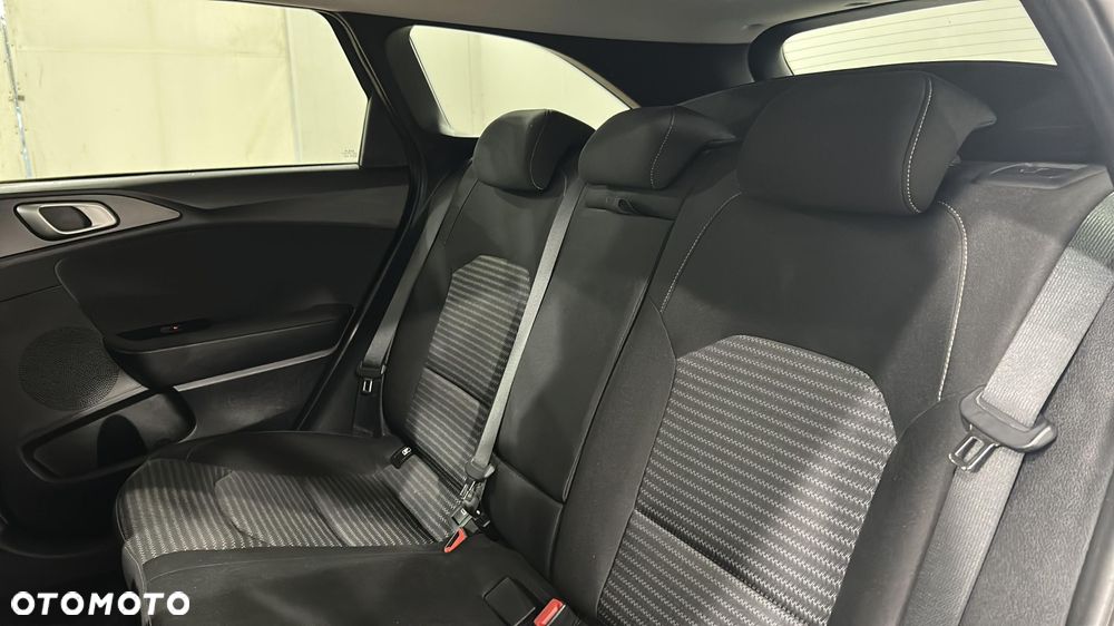 Kia Ceed 1.5 T-GDI M - 13