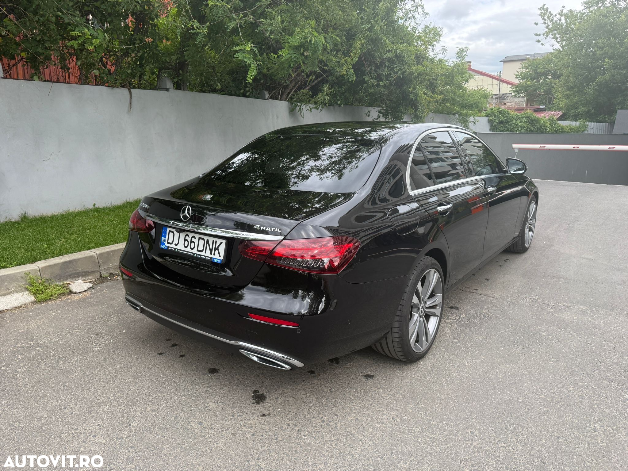 Mercedes-Benz E 220 d 4MATIC Aut. - 11