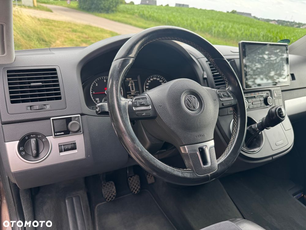Volkswagen Multivan - 15