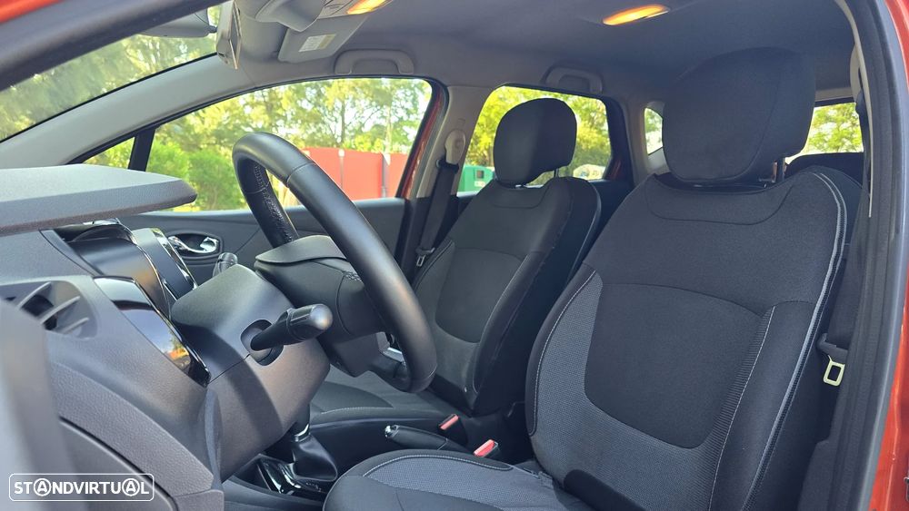 Renault Captur 1.5 dCi Initiale Paris EDC - 20
