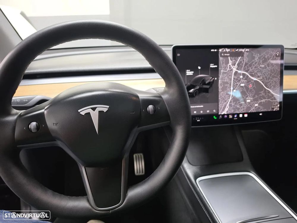 Tesla Model Y Performance Dual Motor AWD - 17
