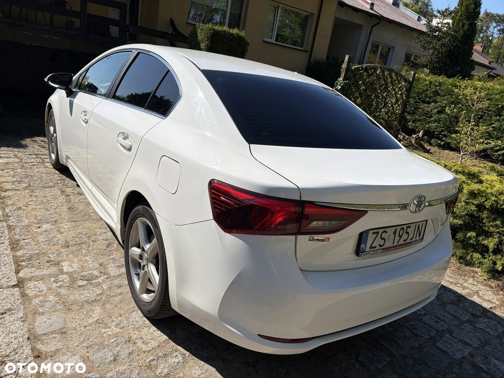 Toyota Avensis 1.8 Active - 3