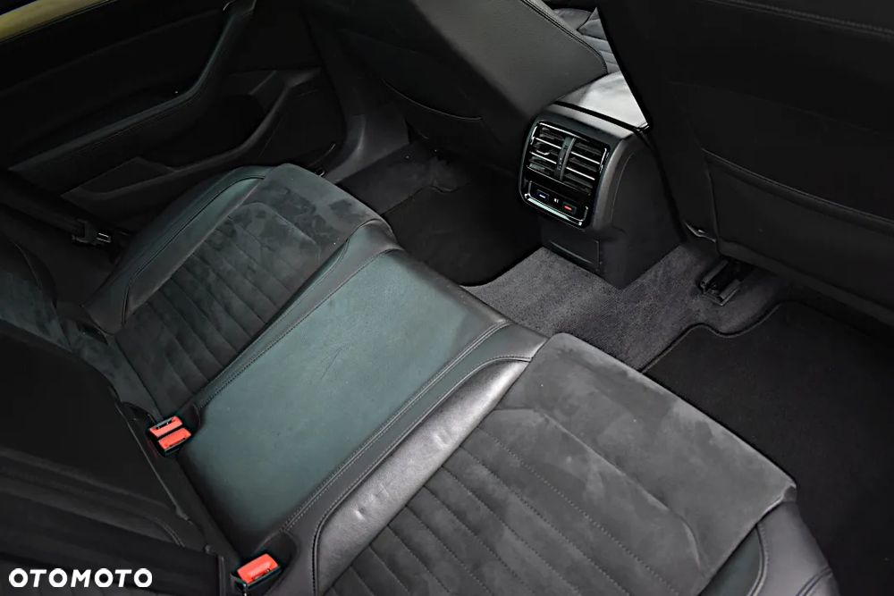 Volkswagen Passat - 33