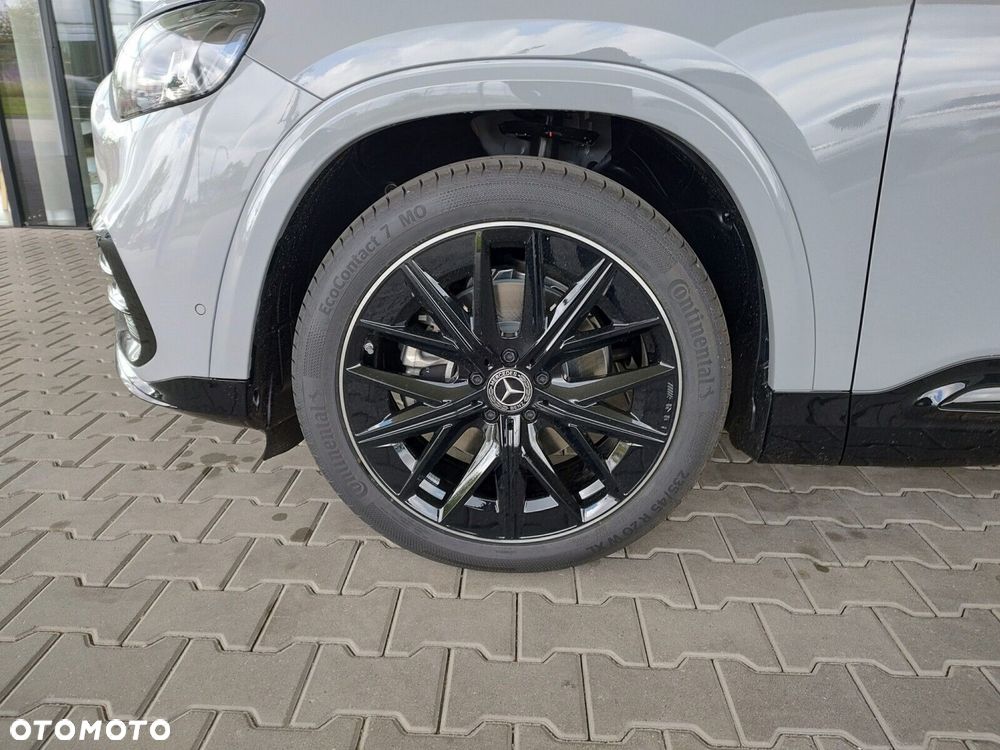 Mercedes-Benz GLB - 16