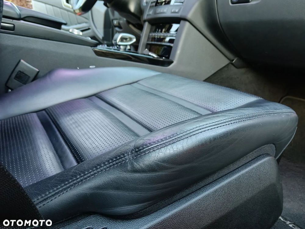 Mercedes-Benz Klasa E - 32