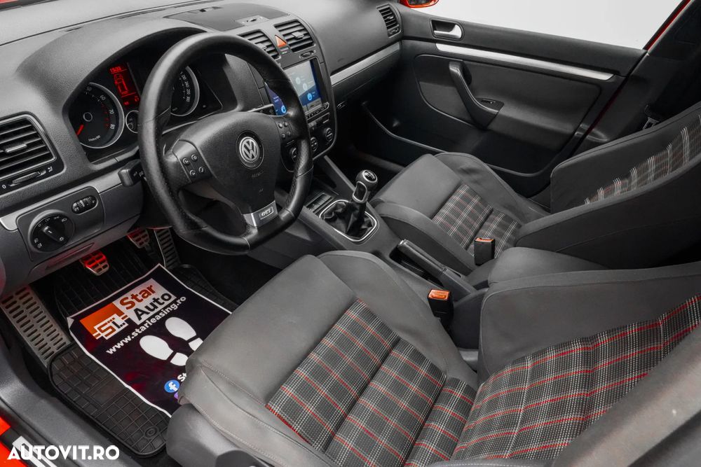 Volkswagen Golf 2.0 FSI GTI - 12