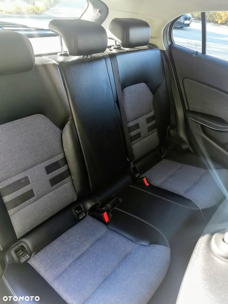 Mercedes-Benz GLA - 6