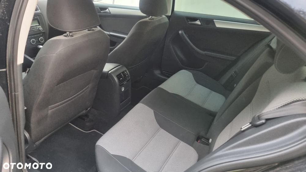 Volkswagen Jetta - 14