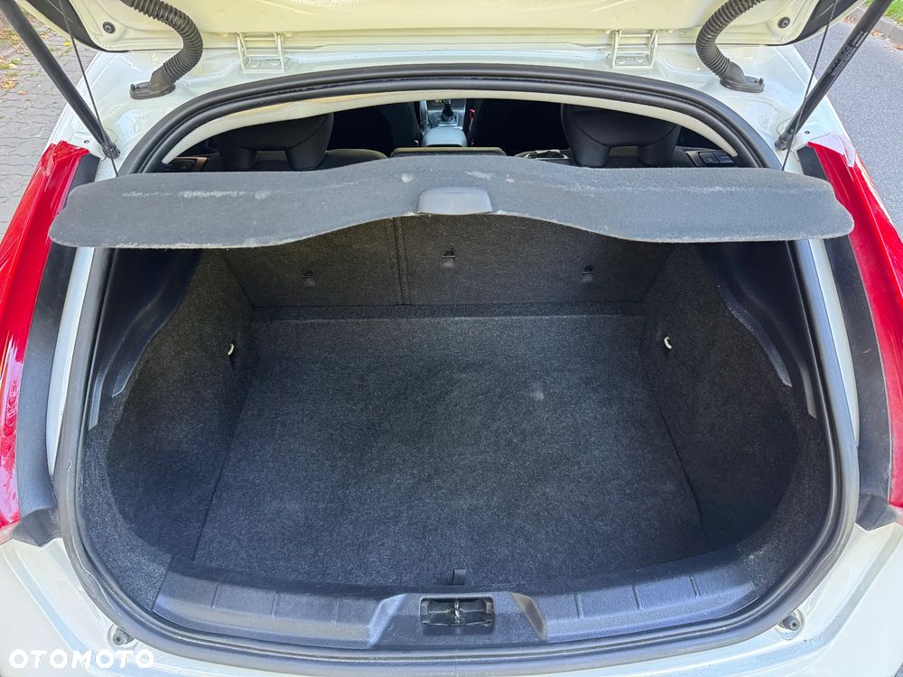 Volvo V40 D3 Drive-E Momentum - 24