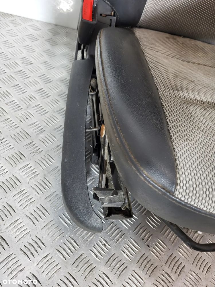 Hyundai H350 Fotel Kierowcy Lewy Przód - 7