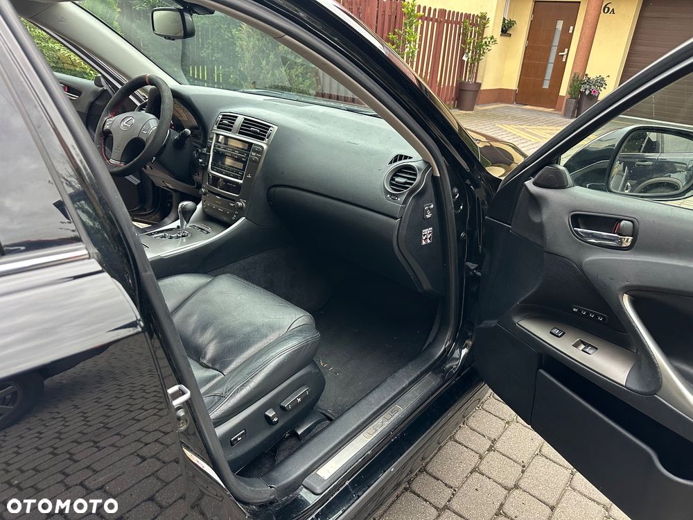 Lexus IS 250 Sport - 21