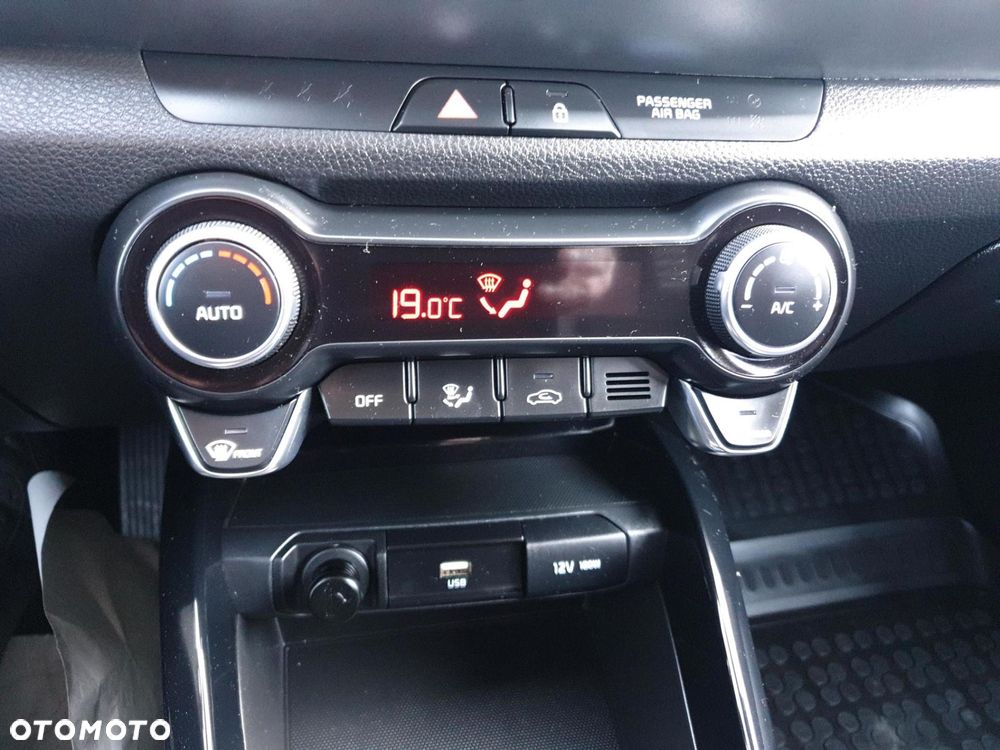 Kia Stonic 1.0 T-GDI L Business Line DCT - 23