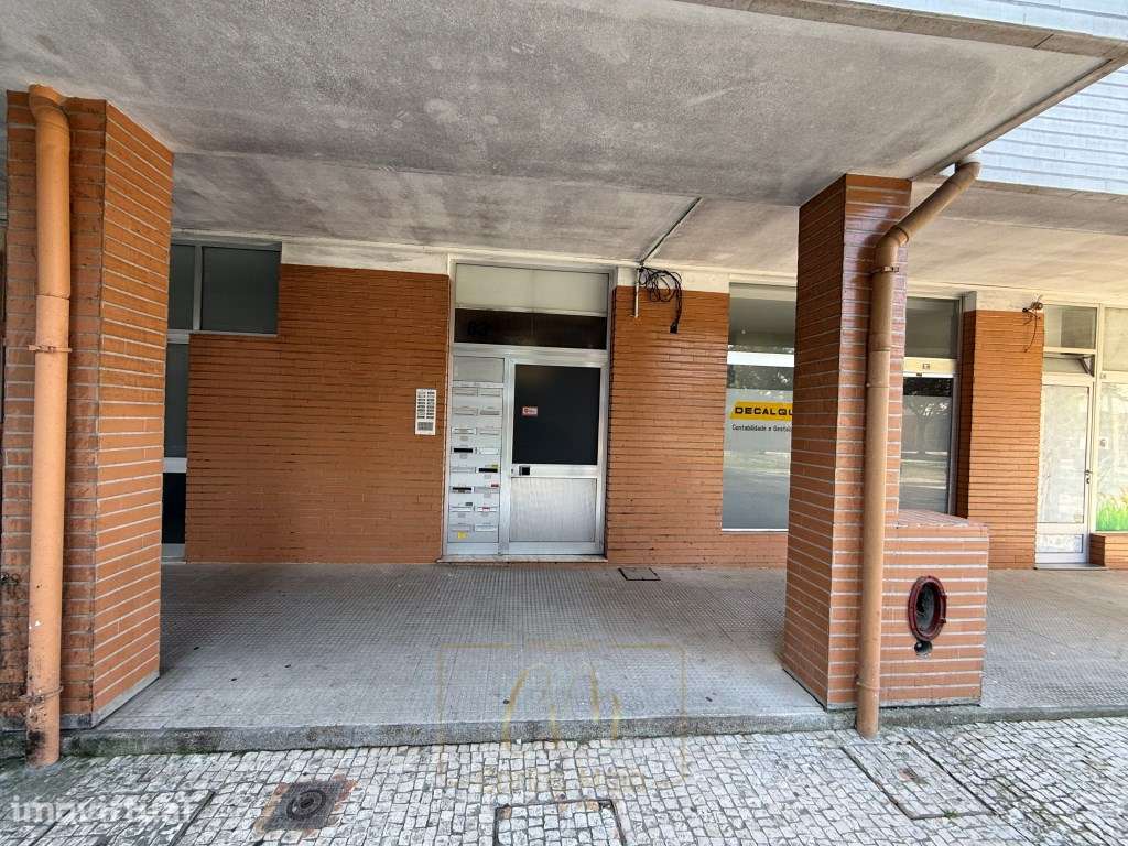 Apartamento T4 com garagem fechada no centro da Póvoa de Varzim - Grande imagem: 4/15