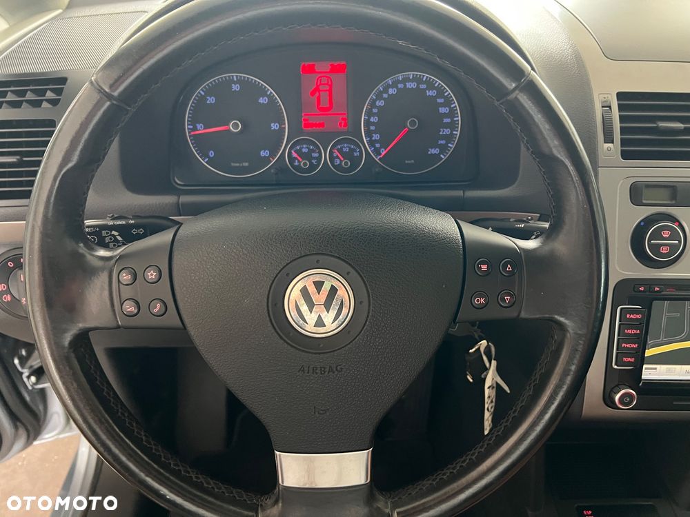 Volkswagen Touran 2.0 TDI DPF BlueMotion Technology Comfortline - 27