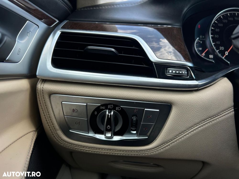 BMW Seria 7 730d xDrive - 24