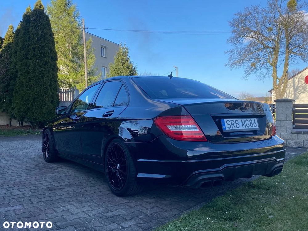 Mercedes-Benz Klasa C 180 CGI Automatik BlueEFFICIENCY Avantgarde - 6