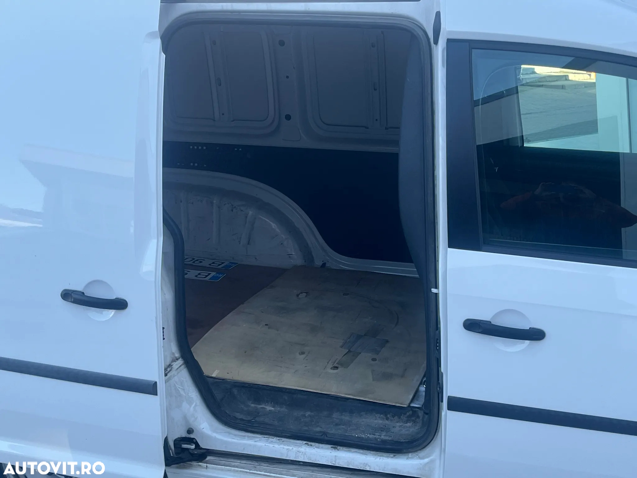 Volkswagen Caddy - 5
