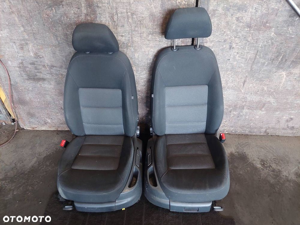 FOTEL FOTELE KOMPLET LEWY PRAWY KANAPA TYŁ + BOCZKI SKODA OCTAVIA II HB 5D - 6