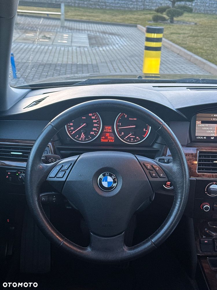 BMW Seria 5 525d Edition Sport - 14