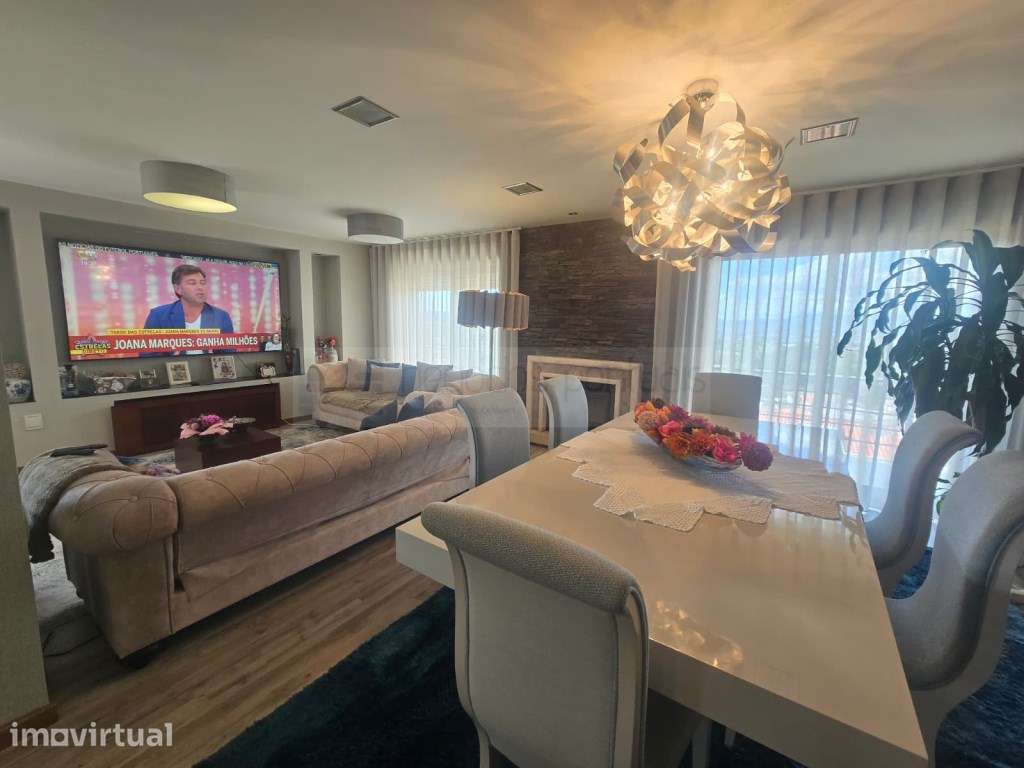 Moradia Gaveto T3 mais escritório e um apartamento T2 - Grande imagem: 2/40