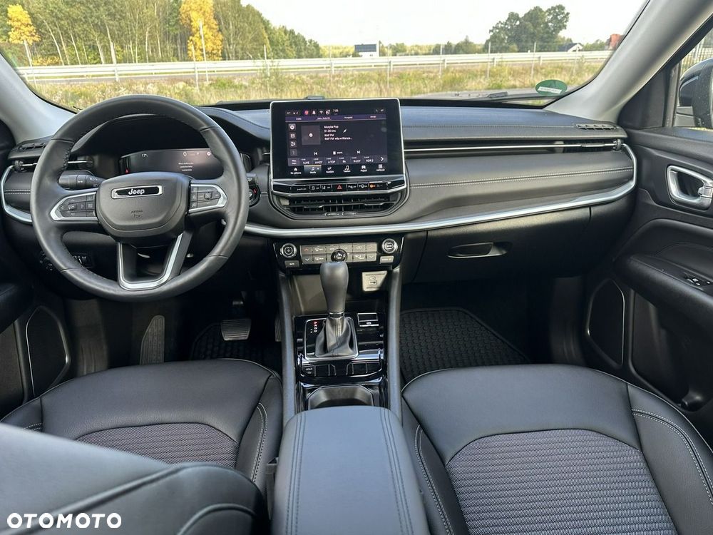 Jeep Compass - 25