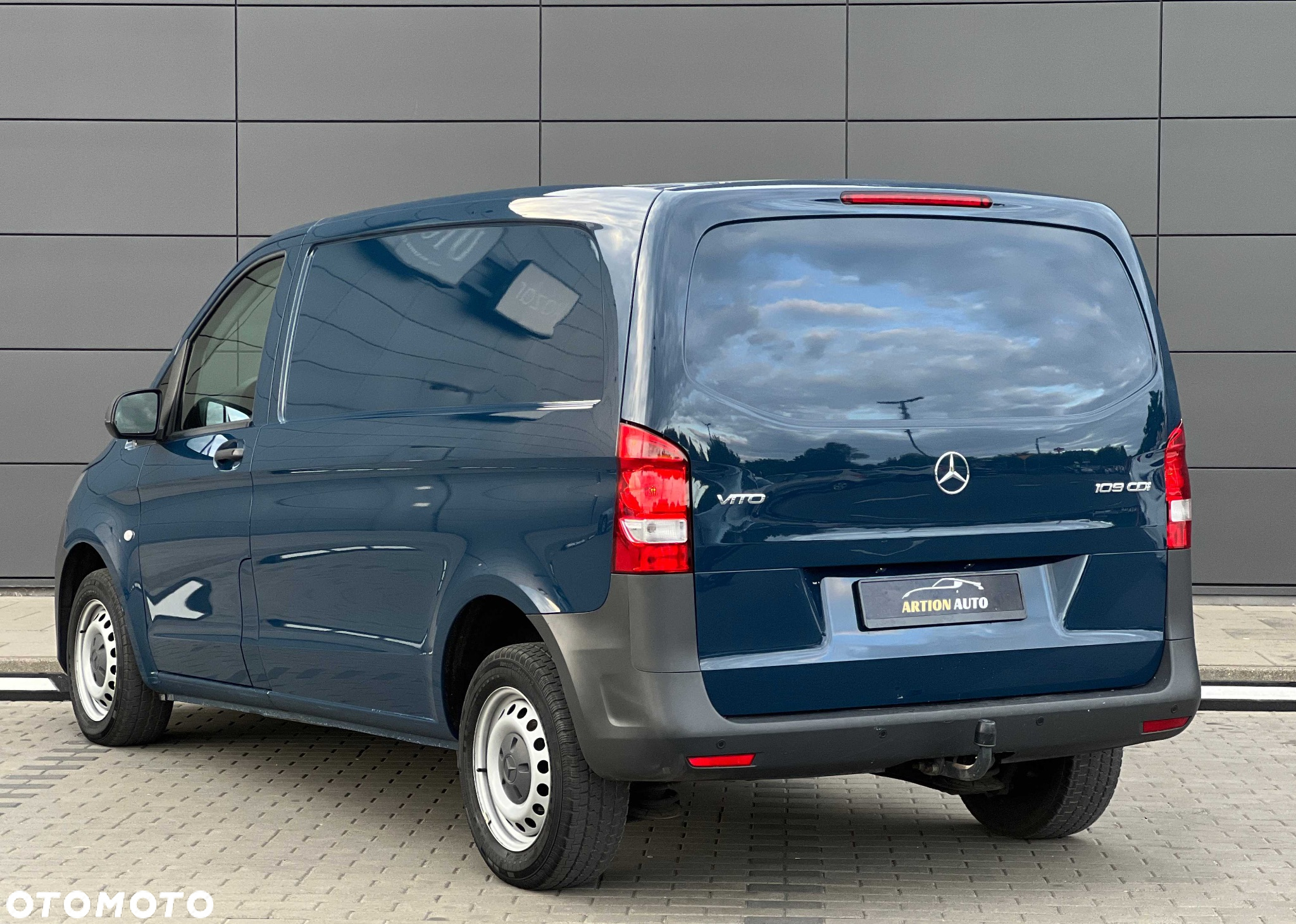 Mercedes-Benz VITO 109 - 4