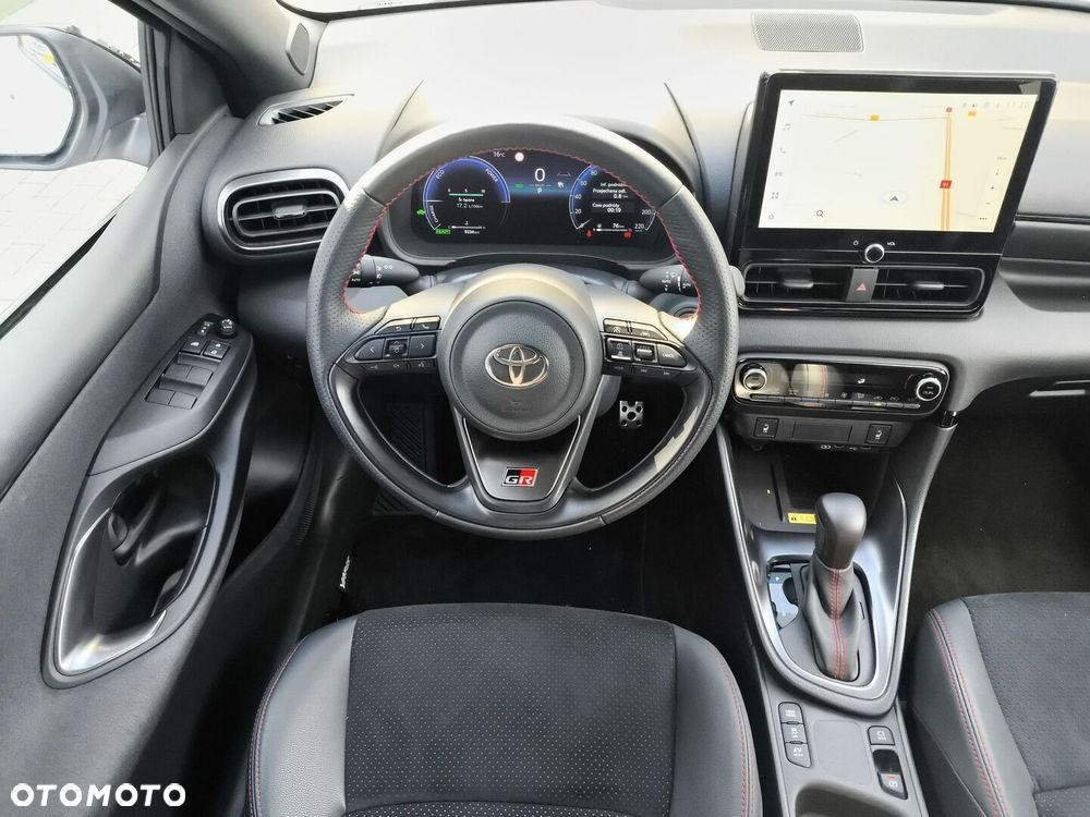 Toyota Yaris - 12