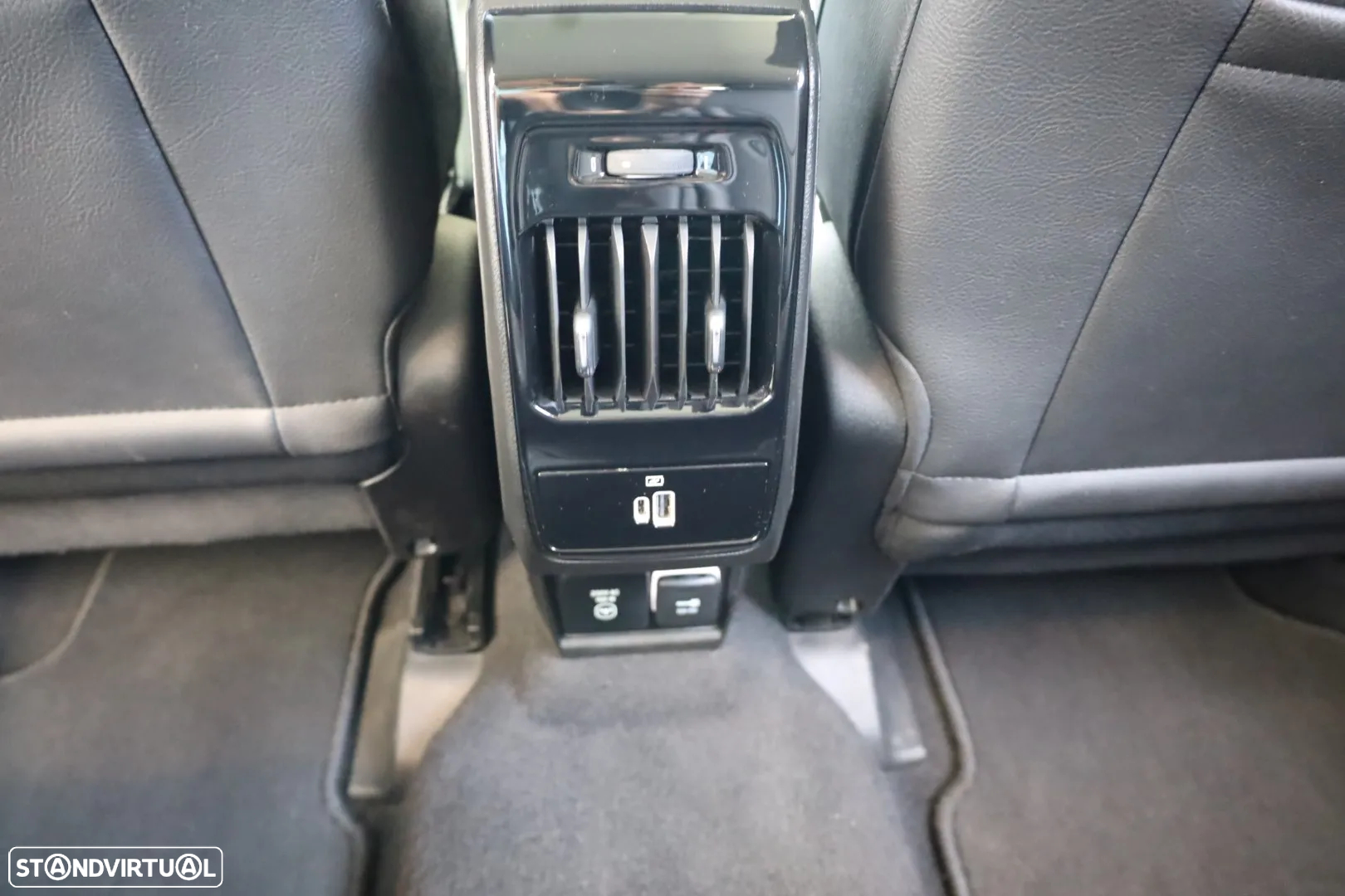 Jeep Compass 1.3 T Limited - 33